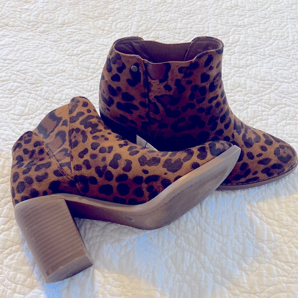 Boutique by Corky’s leopard print booties size 8 - Picture 2 of 6
